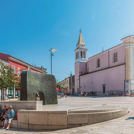 4 Bedroom Amazing In Poreč