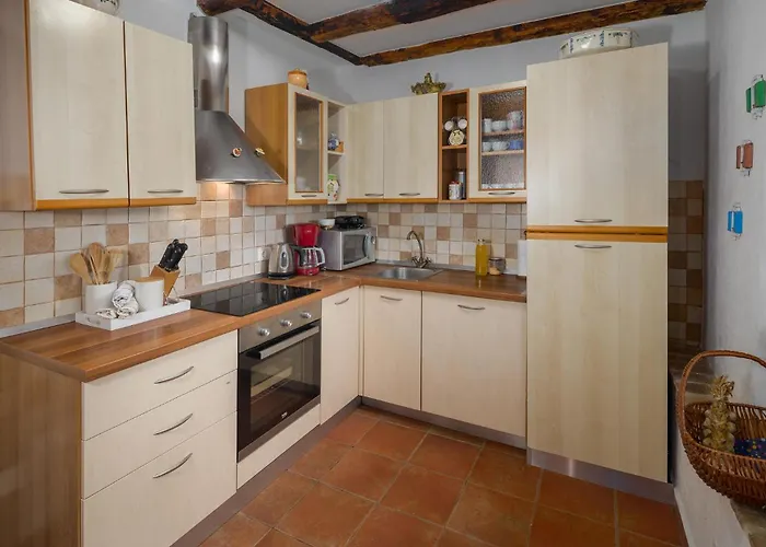4 Bedroom Amazing In Ferienhaus Poreč