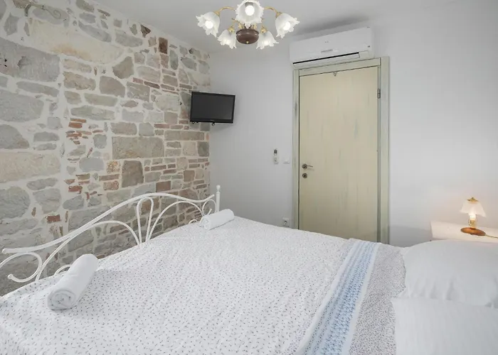 Nyaraló 4 Bedroom Amazing In Poreč