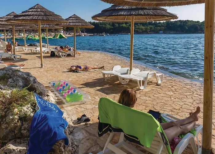 4 Bedroom Amazing In Nyaraló Poreč