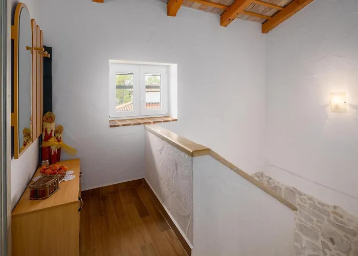 4 Bedroom Amazing In Ferienhaus *