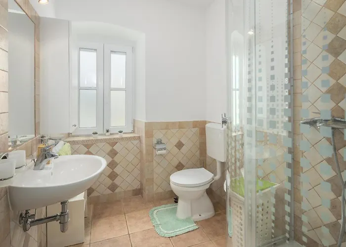 4 Bedroom Amazing In Nyaraló