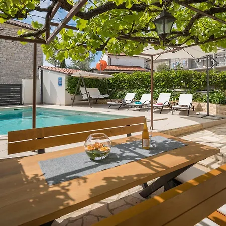 4 Bedroom Amazing In *