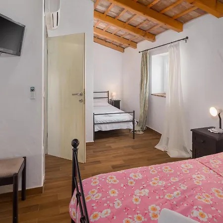 Дом отдыха 4 Bedroom Amazing In