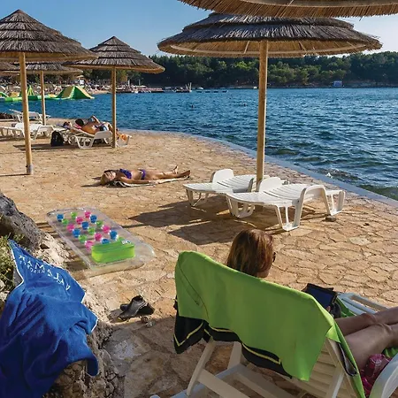 4 Bedroom Amazing In Holiday home Porec