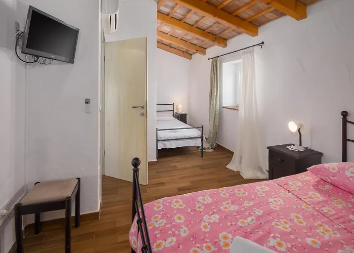 Feriehus 4 Bedroom Amazing In