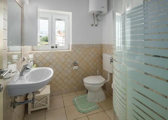 4 Bedroom Amazing In Feriehus Poreč